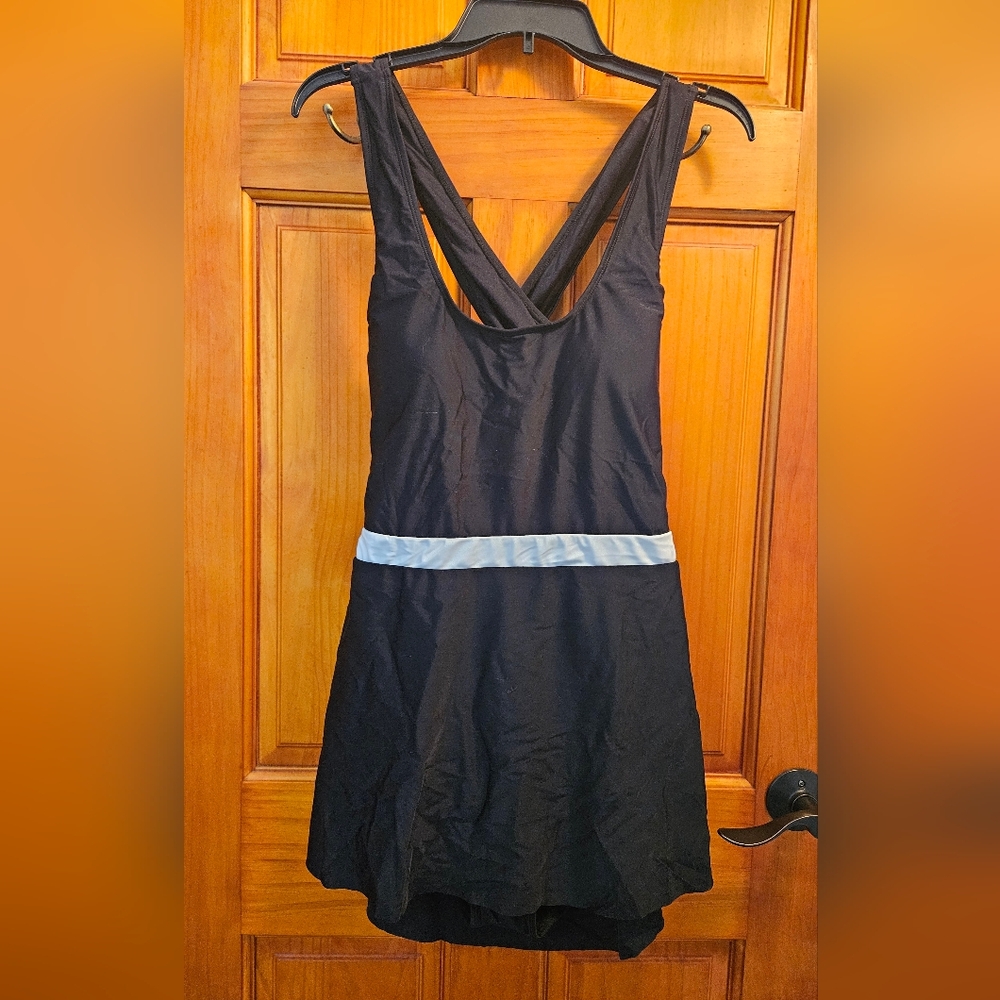 CUPSHE Black & White Crossback Cutout Swim Dress swimsuit XL NWT New